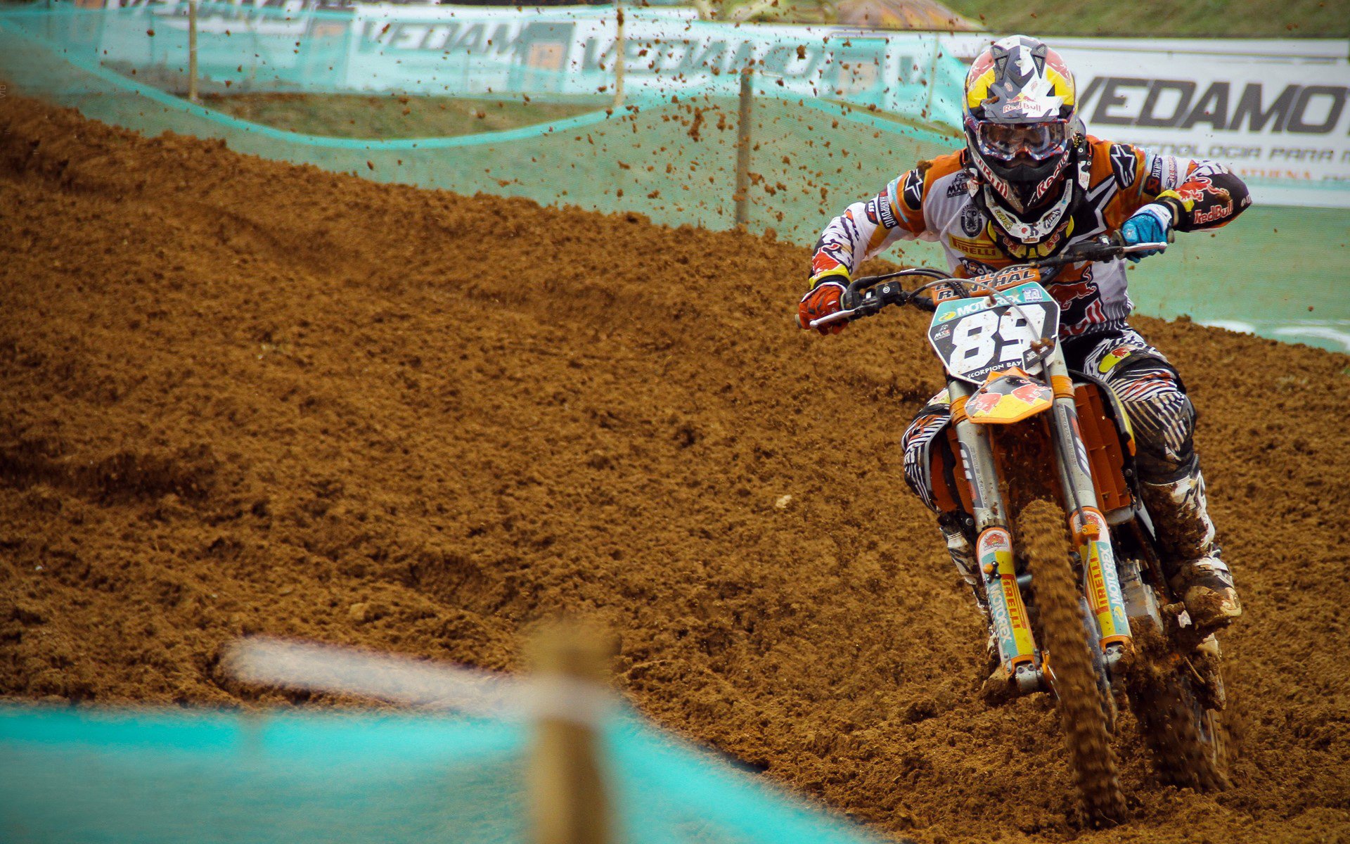 开云网站-贾瓦迪800米坚持到底 展现体育精神，贾维斯·瓦纳多